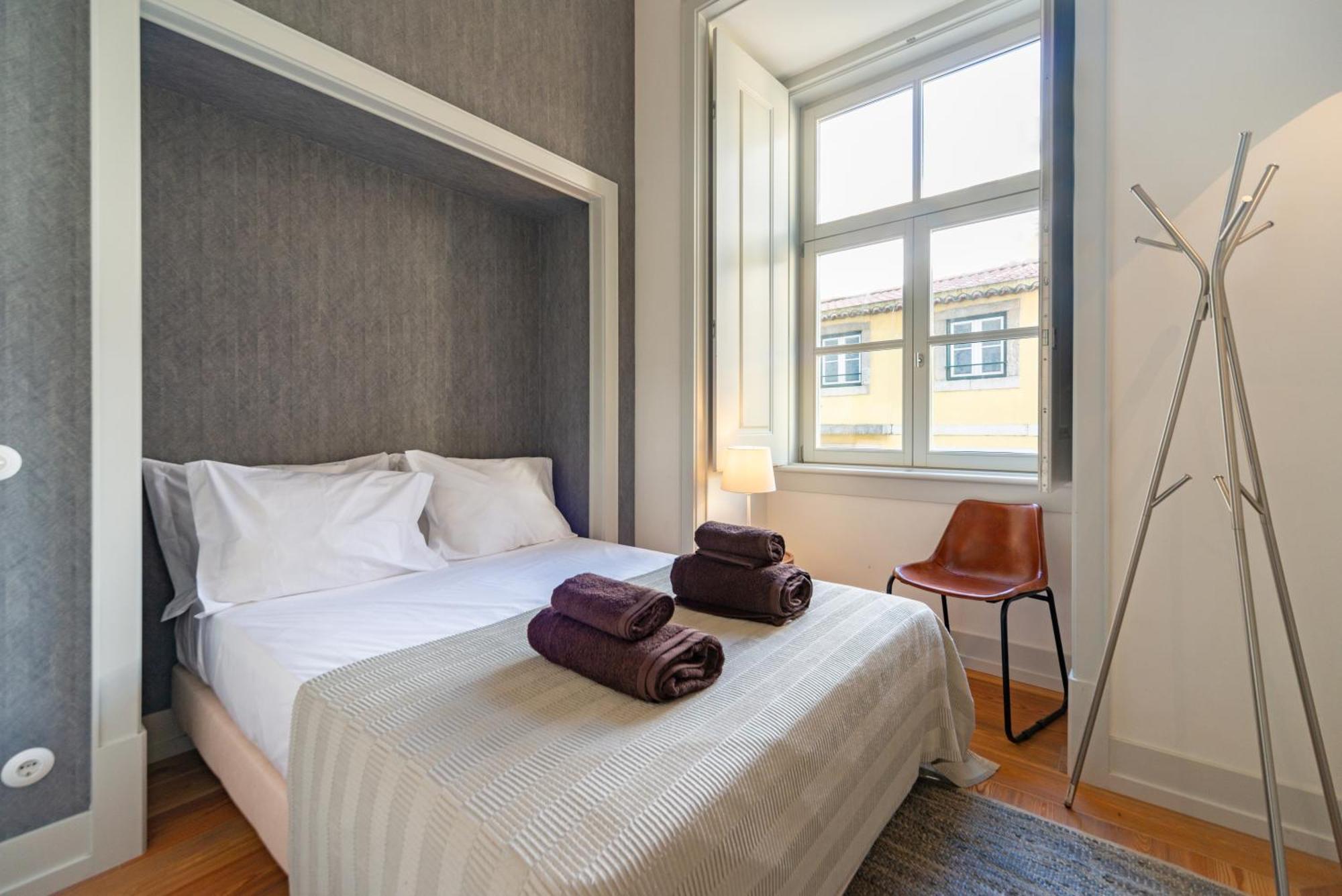 Bacalhoeiros 99 - Beautiful And Bright Apartment @ Baixa, Chiado Lisbon Bagian luar foto
